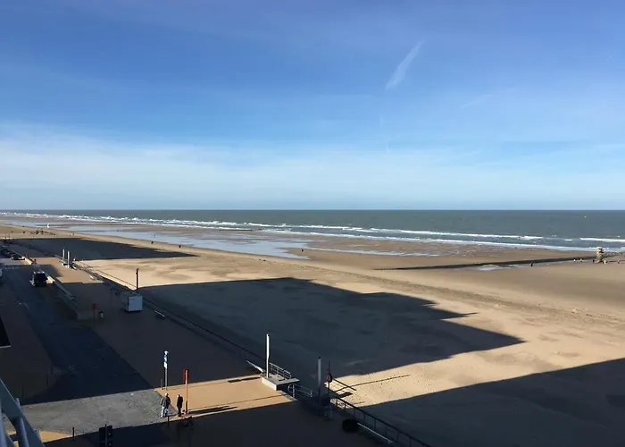 Studio 4 Pers Met Frontaal Zeezicht & Prive Zwembad Oostende