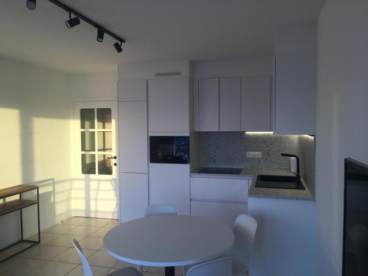 Apartment 4 Pers Met Frontaal Zeezicht & Prive Zwembad *