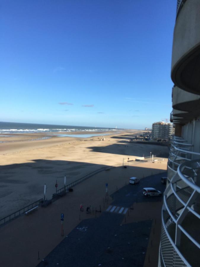 4 Pers Met Frontaal Zeezicht & Prive Zwembad * Ostend